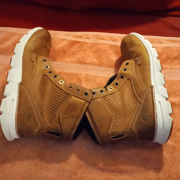 TIMBERLAND'S. - Picture 3 of 5